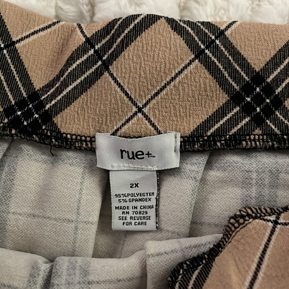 Rue21 Tan and Black Plaid Skater Skirt - Picture 5 of 9